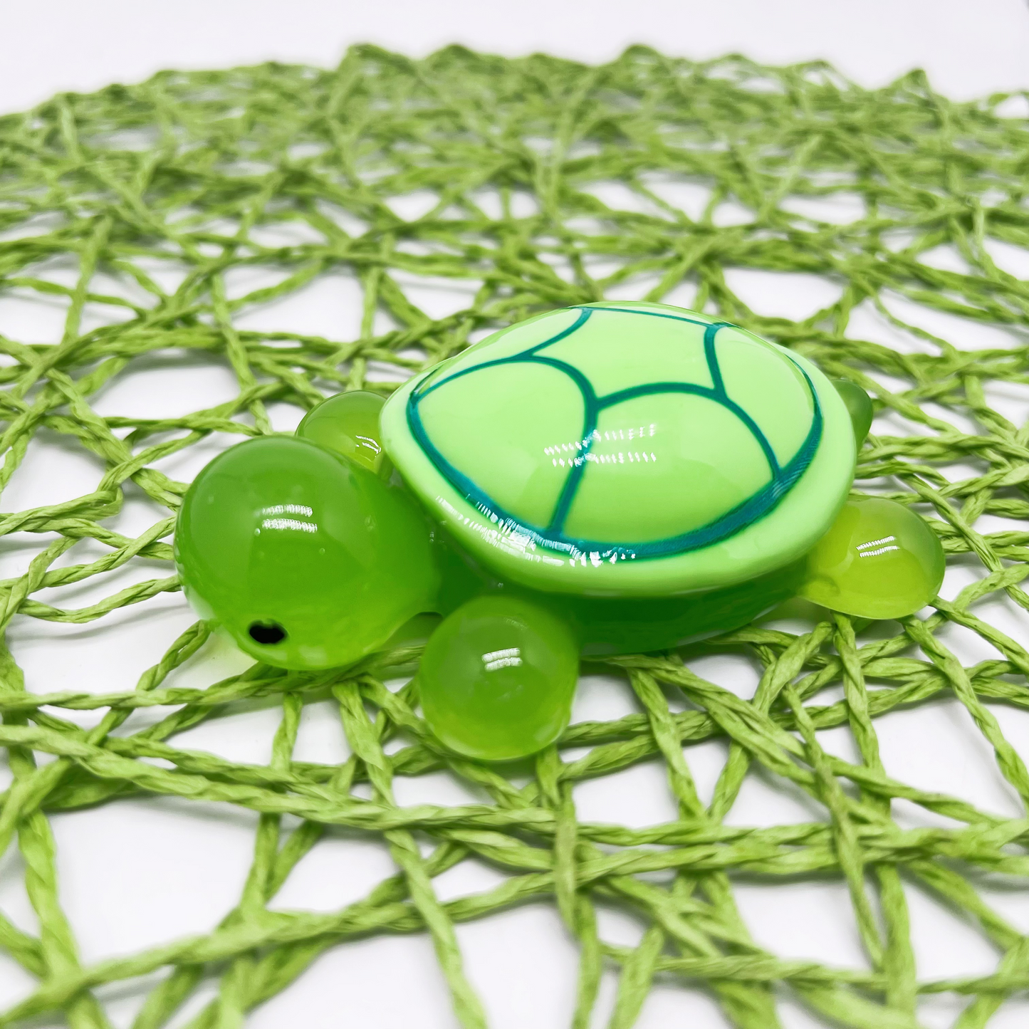 Luminous Giant Turtle（8.6cm*5.8cm）